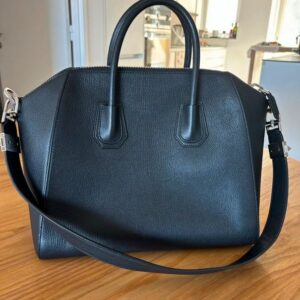 Givenchy Antigona Medium Rouge